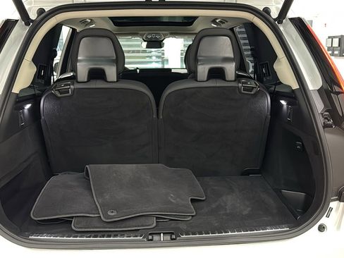 Used 2025 Volvo XC90 B6 Plus image 30