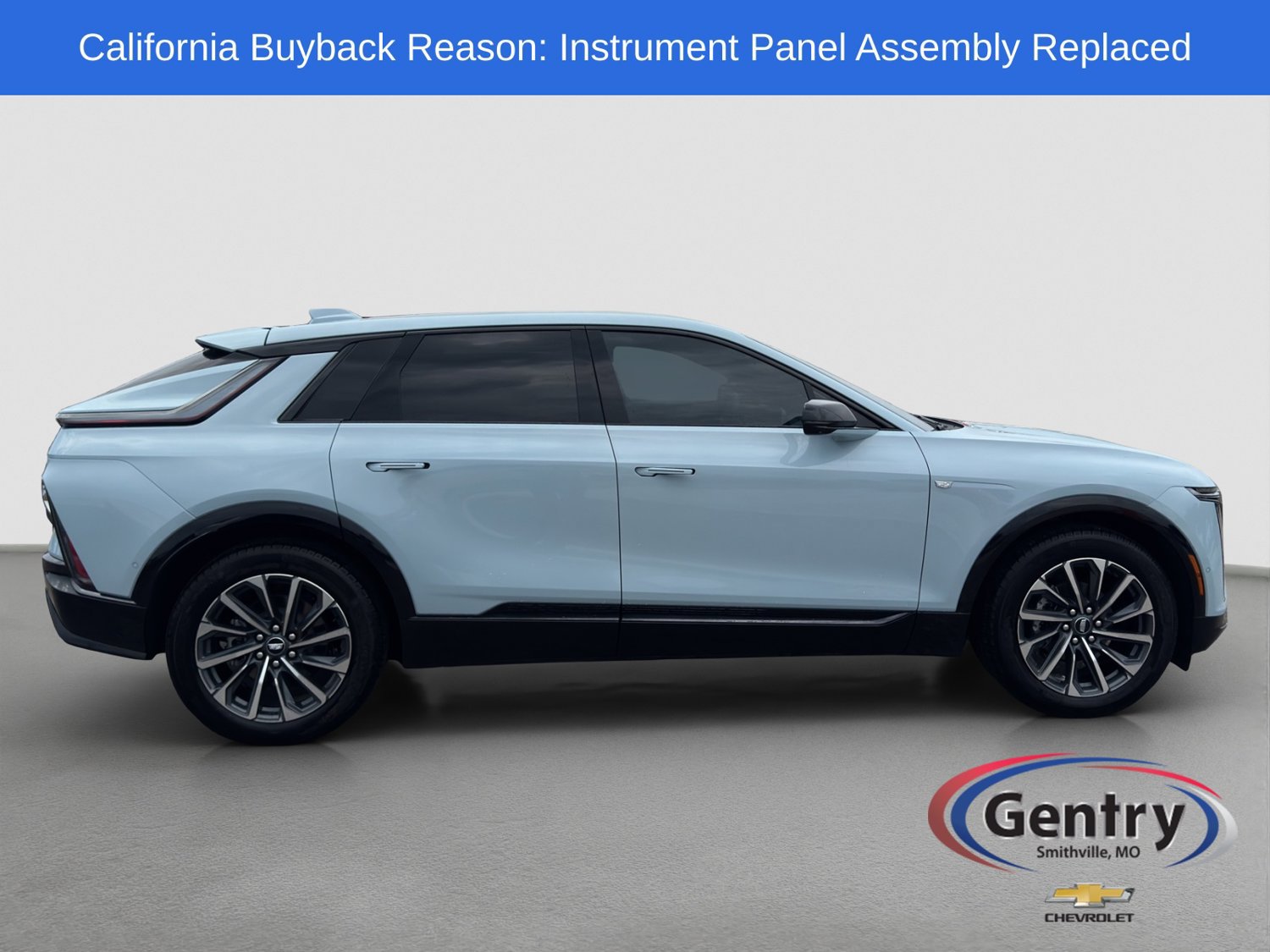 Used 2025 Cadillac Lyriq Sport AWD/4WD image 4