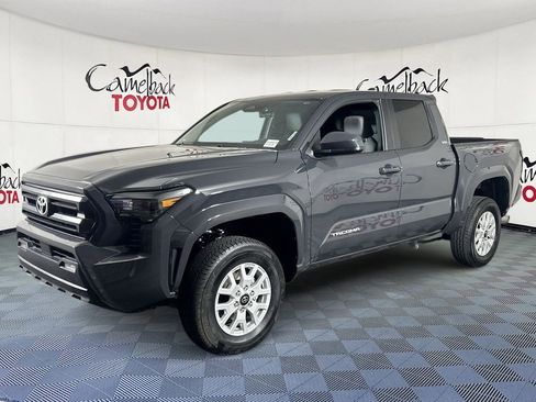 Used 2025 Toyota Tacoma SR5 image 2