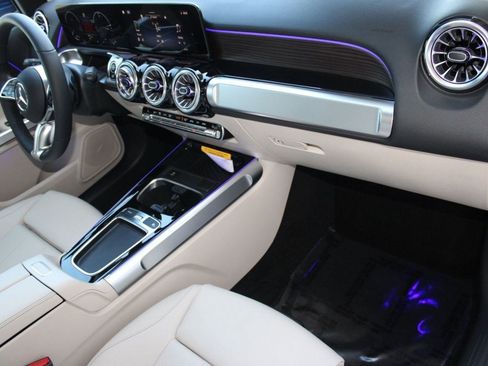New 2026 Mercedes-Benz GLB 250 image 33