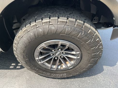 Used 2019 Ford F150 Raptor w/ Equipment Group 802A Luxury AWD/4WD image 59