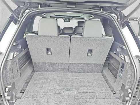 New 2025 Land Rover Range Rover Long Wheelbase SE image 13