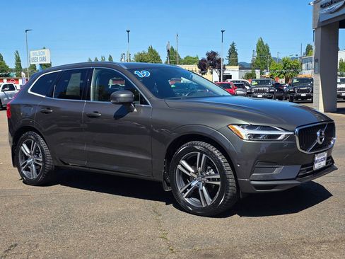 Used 2019 Volvo XC60 T5 Momentum w/ Multimedia Package AWD/4WD image 27