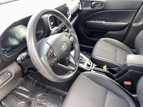 Used 2023 Hyundai Venue Limited FWD image 28