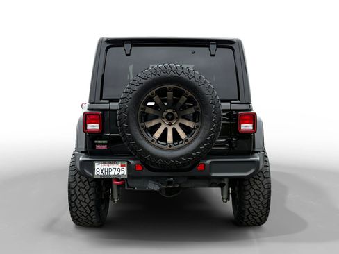 Used 2021 Jeep Wrangler Unlimited Rubicon AWD/4WD image 4
