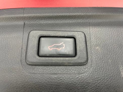 Used 2018 Subaru Outback 2.5i Limited AWD/4WD image 37