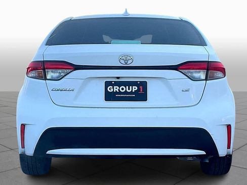 Used 2022 Toyota Corolla LE image 5