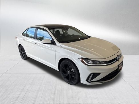 New 2025 Volkswagen Jetta SE image 7