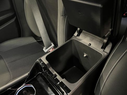 Used 2023 Jeep Grand Cherokee Laredo image 21