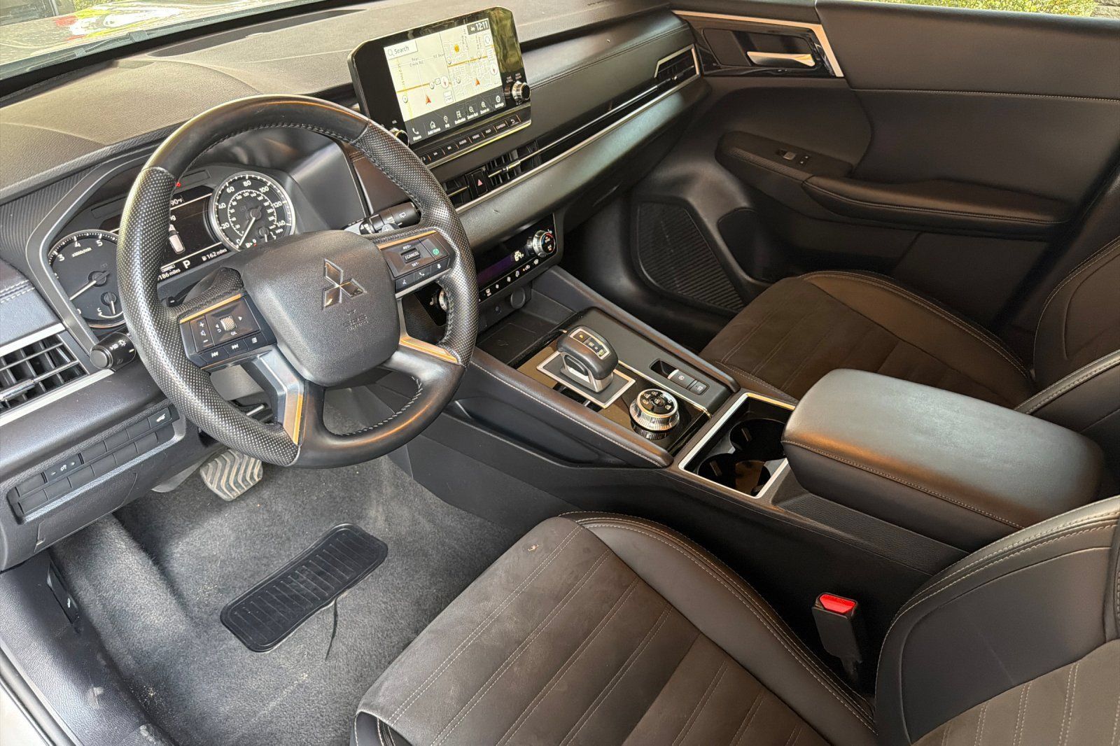 Used 2024 Mitsubishi Outlander SE Black Edition AWD/4WD image 10