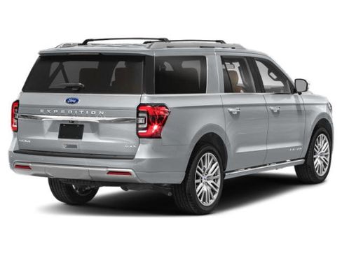 Used 2024 Ford Expedition Max XLT image 2