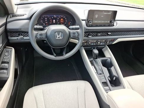 Certified 2023 Honda Accord EX image 11