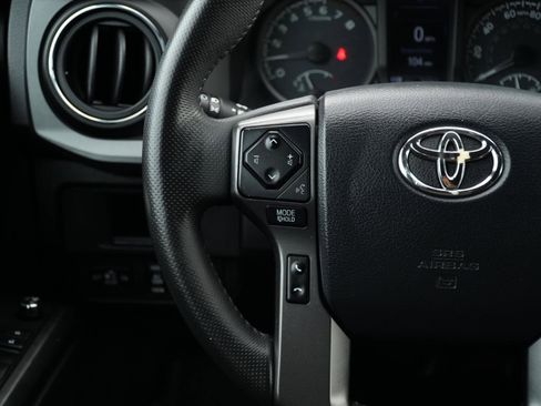 Used 2018 Toyota Tacoma TRD Off-Road AWD/4WD image 21