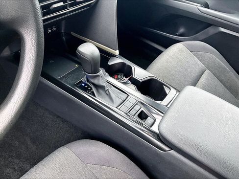 Used 2025 Toyota Camry LE FWD image 20