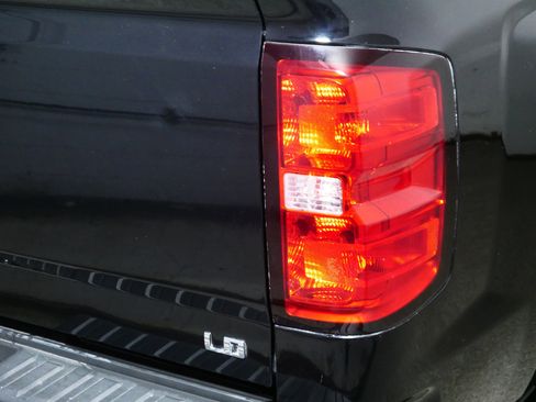 Used 2019 Chevrolet Silverado 1500 LT w/ All Star Edition AWD/4WD image 17