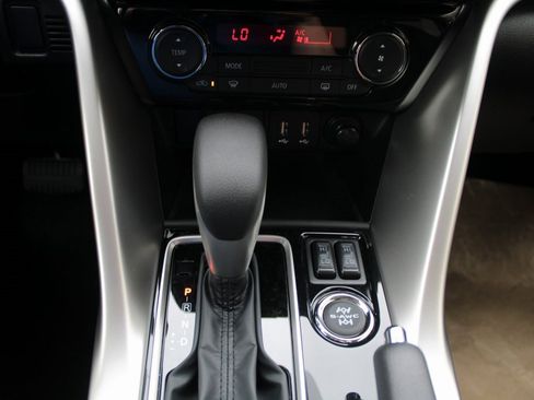 New 2025 Mitsubishi Eclipse Cross LE image 21