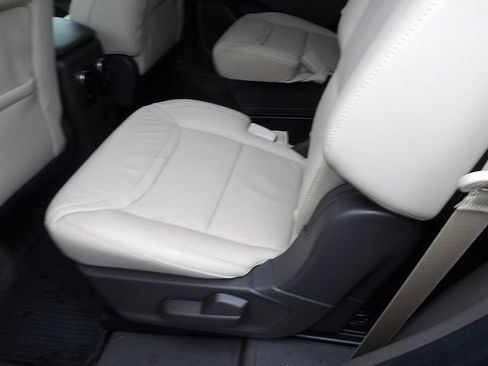 Used 2023 Ford Explorer Platinum w/ Technology Package AWD/4WD image 13
