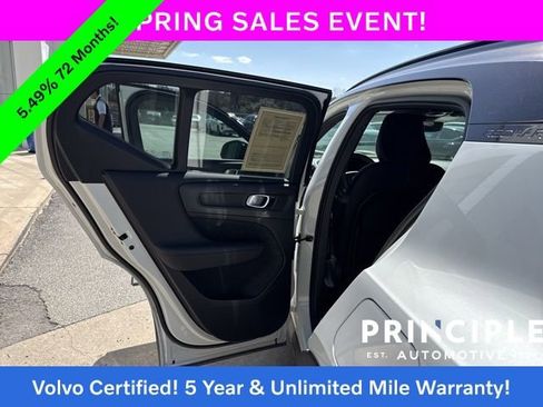 Certified 2023 Volvo XC40 Recharge Core image 31