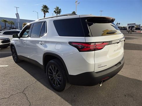 Used 2023 Chevrolet Traverse RS image 4