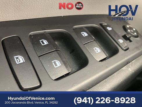 Certified 2024 Hyundai Tucson SEL w/ Convenience Package FWD image 20