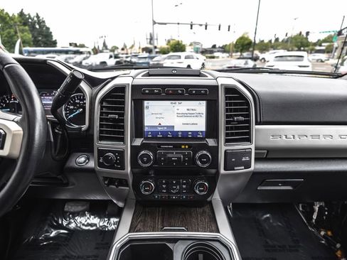 Used 2021 Ford F250 Lariat w/ Tremor Off-Road Package AWD/4WD image 31