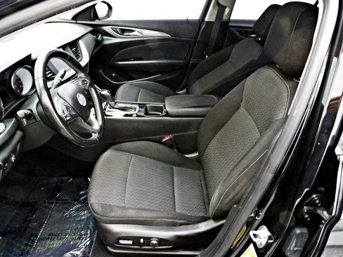 Used 2018 Buick Regal Preferred image 8