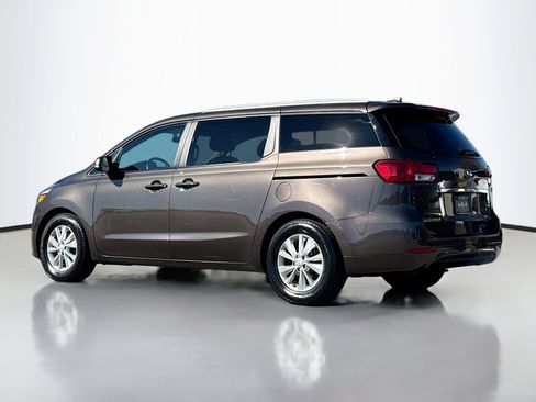 Used 2016 Kia Sedona LX image 14