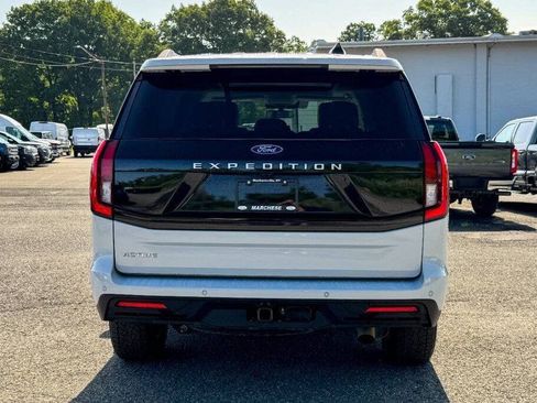 Used 2025 Ford Expedition Active AWD/4WD image 4