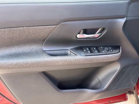 Used 2025 Nissan Kicks SV w/ SV Premium Package FWD image 10