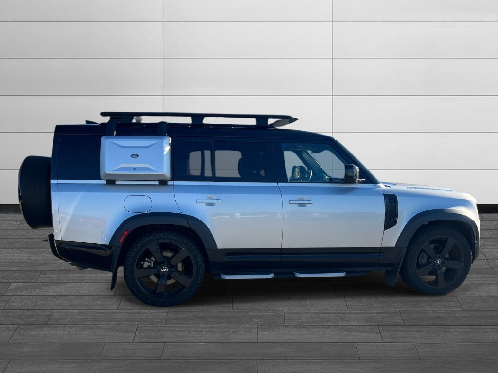 Used 2023 Land Rover Defender 130 X-Dynamic SE AWD/4WD image 6