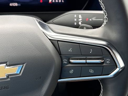 Used 2025 Chevrolet Traverse LT w/ Sun and Wheel Package image 24