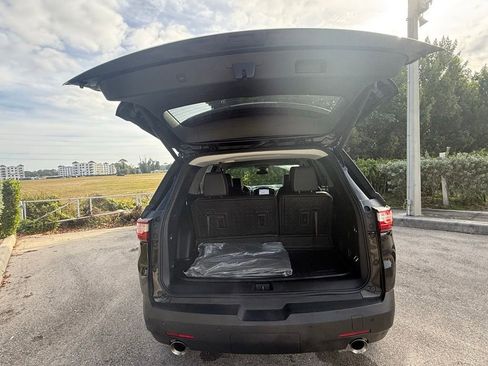 Used 2020 Chevrolet Traverse RS image 38