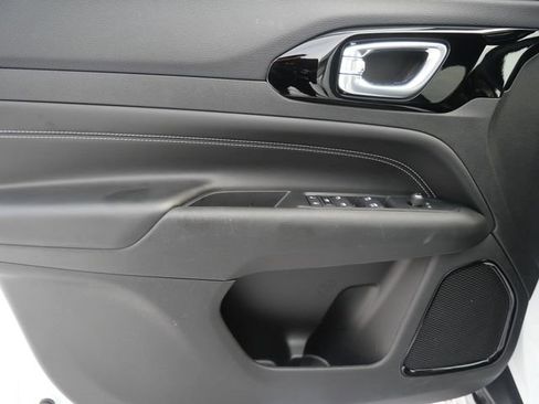 Used 2022 Jeep Compass Altitude w/ Convenience Group image 11