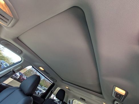 Certified 2023 Subaru Ascent Limited w/ Technology Package image 21