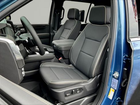 New 2026 GMC Yukon XL Elevation w/ Elevation Premium Package AWD/4WD image 17