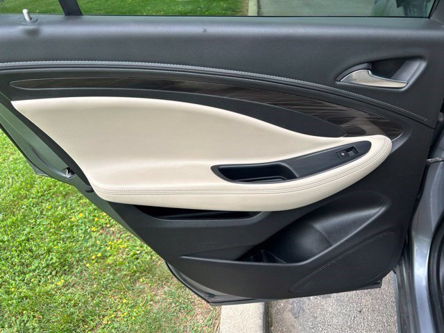 Used 2020 Buick Envision Preferred FWD image 38