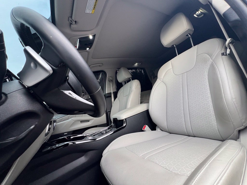 Used 2023 Kia Sorento SX Prestige w/ Panoramic Sunroof Package AWD/4WD image 16