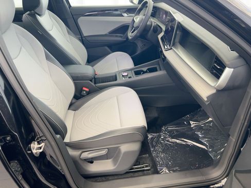 New 2026 Volkswagen Tiguan SE R-Line image 30