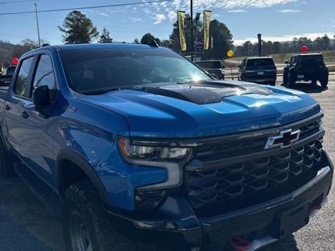 Used 2022 Chevrolet Silverado 1500 ZR2 w/ Technology Package image 13