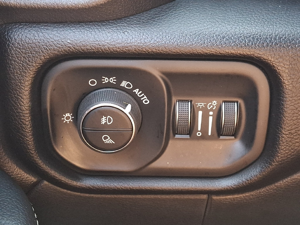 Certified 2025 RAM 3500 Laramie AWD/4WD image 29
