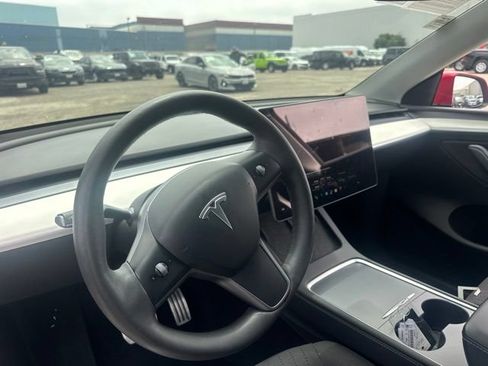 Used 2022 Tesla Model Y Performance AWD/4WD image 10