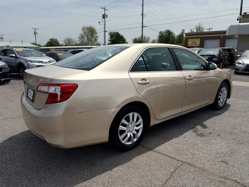 Used 2012 Toyota Camry LE image 4
