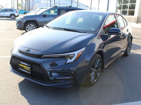 Certified 2026 Toyota Corolla SE FWD image 4