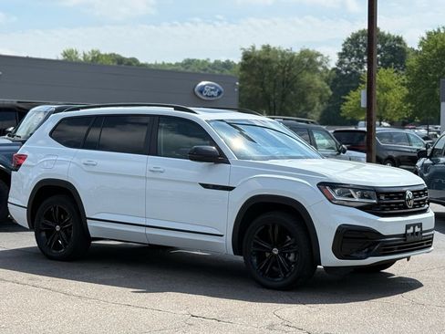 Used 2023 Volkswagen Atlas SEL R-Line AWD/4WD image 30