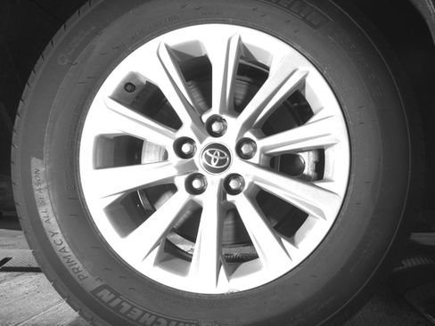 Used 2025 Toyota Grand Highlander FWD image 15