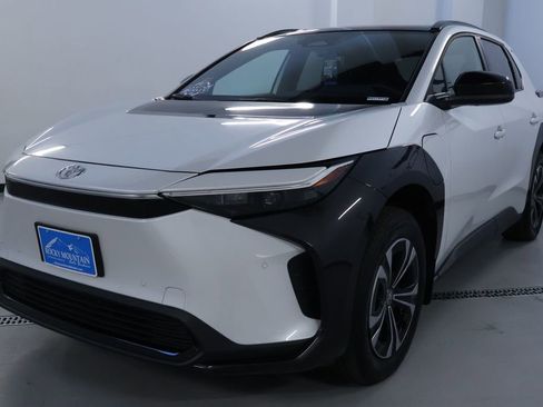 Used 2024 Toyota bZ4X XLE image 3