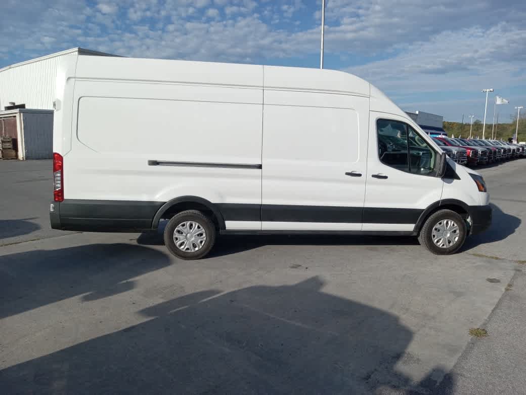 Used 2023 Ford E-Transit 148 High Roof Extended RWD image 8