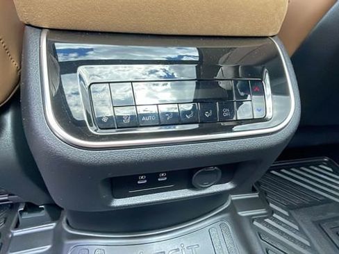 Used 2026 INFINITI QX80 Luxe AWD/4WD image 38