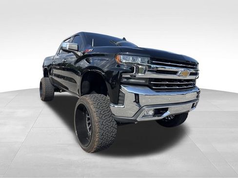 Used 2022 Chevrolet Silverado 1500 LTZ w/ LTZ Premium Package AWD/4WD image 3