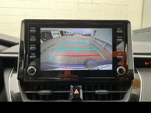 Used 2020 Toyota Corolla LE FWD image 6